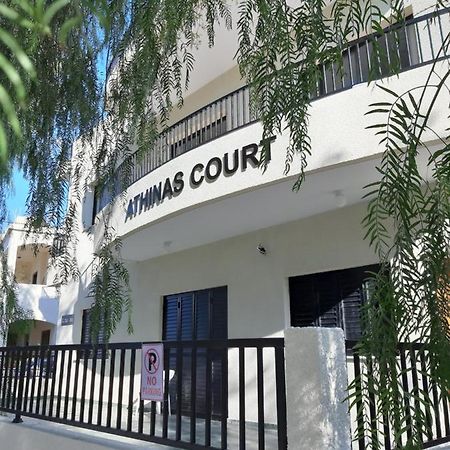 Athinas Court Aparthotel Пафос Екстериор снимка